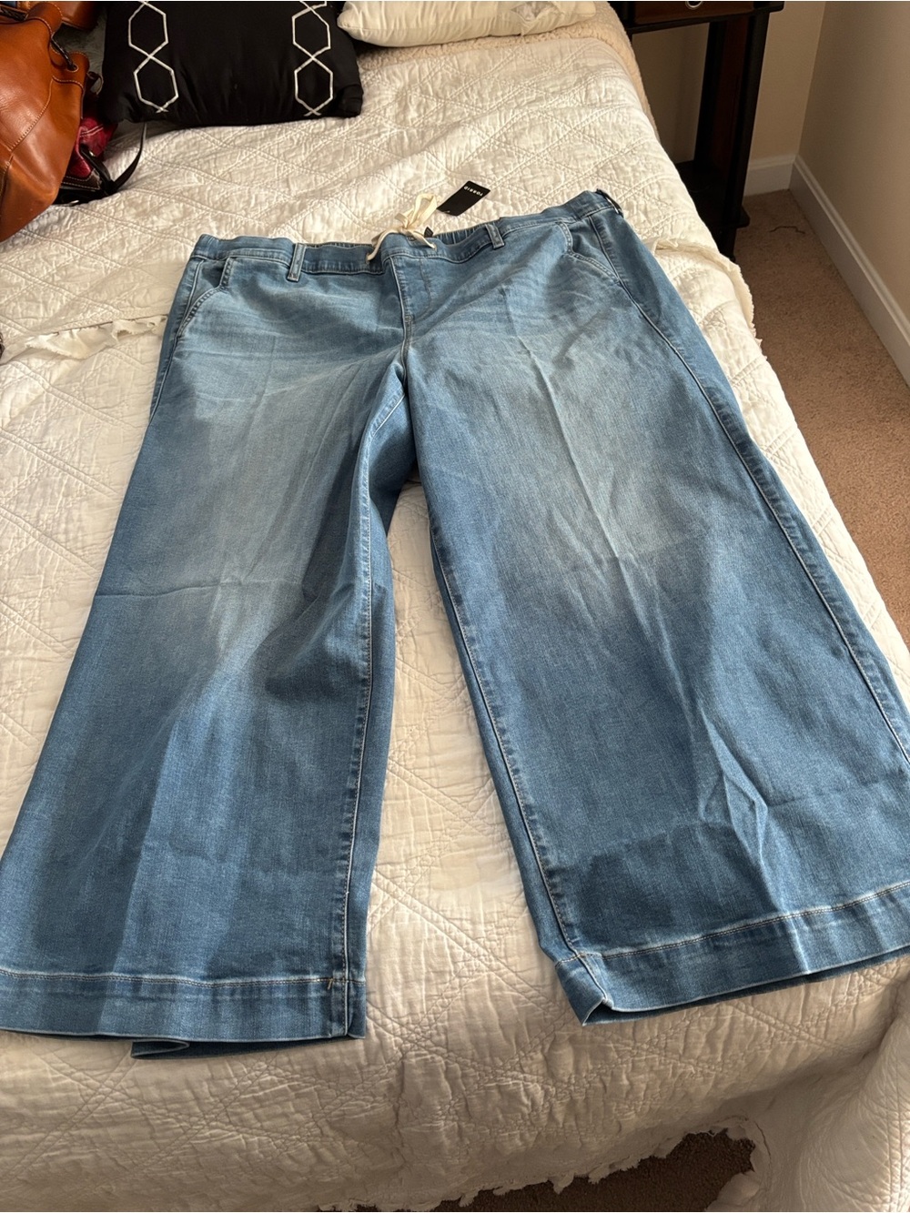 torrid Light Blue Wide-Leg Crop Jeans